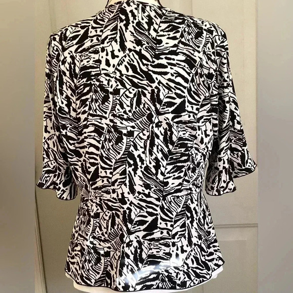CONVINGTON WOMENS Zebra Print side tie Ruffle V-Neck blouse top size Large - Picture 3 of 7